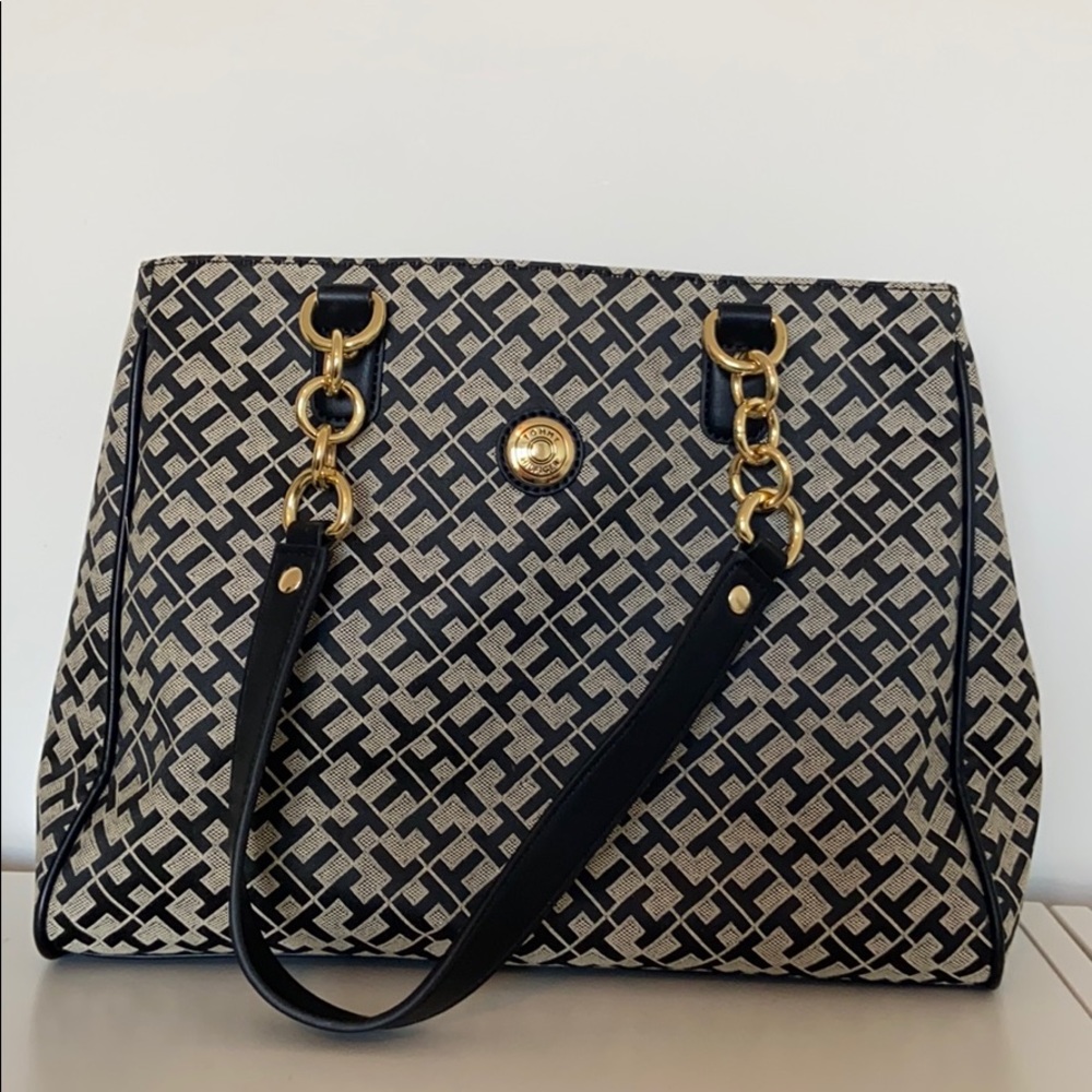 Tommy Hilfiger purse.